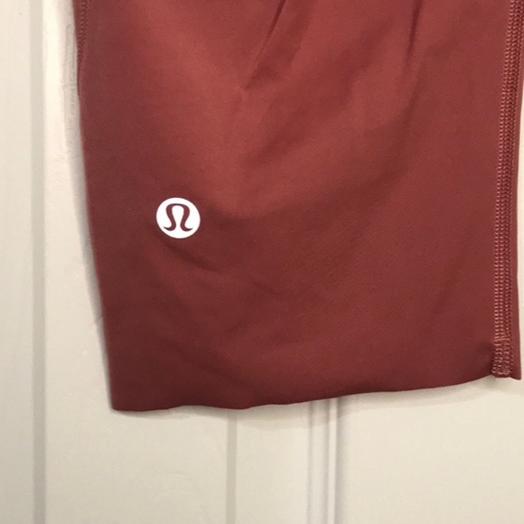 16 Lululemon Fast and Free Cool Cherry Tint Bike Shorts Size 4 - Picture 6 of 8